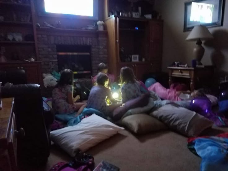 Dark sleepover, flashlight glow